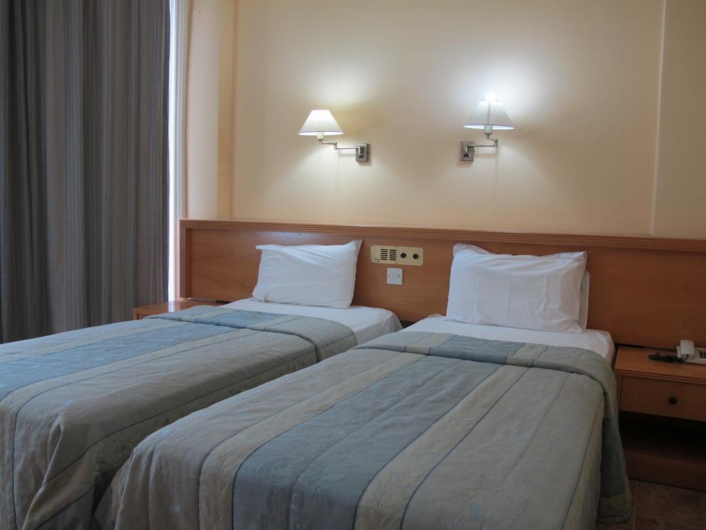 Flamingo Beach Hotel Larnaca Exterior foto
