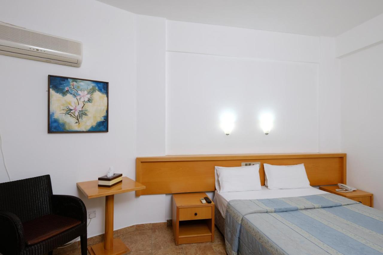 Flamingo Beach Hotel Larnaca Exterior foto